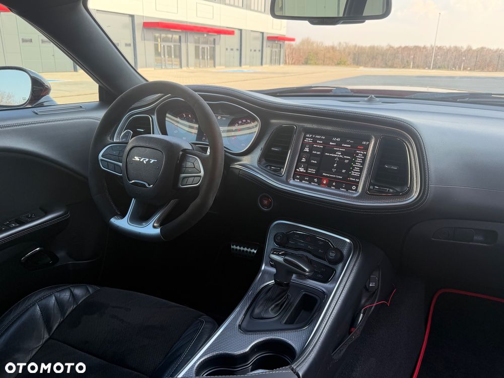 Dodge Challenger - 25