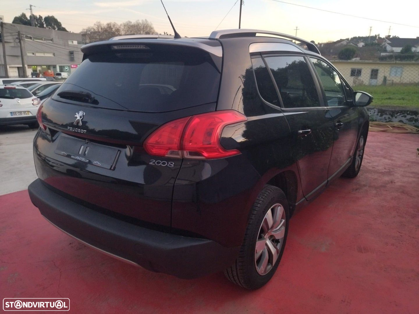 Peugeot 2008 1.2 PureTech Style - 6
