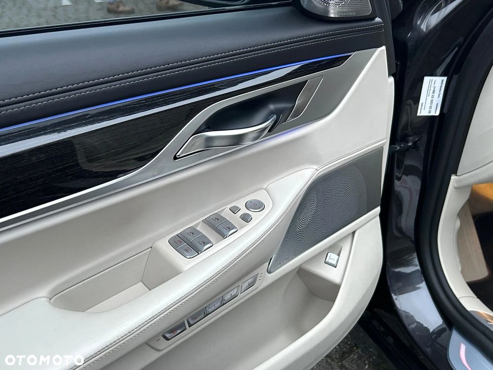 BMW Seria 7 750i - 14