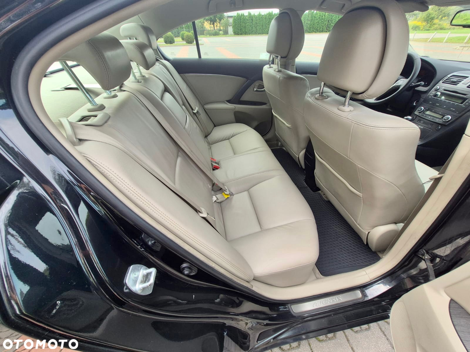 Toyota Avensis 1.8 Premium - 16