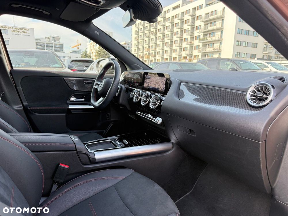 Mercedes-Benz GLA 220 mHEV 4-Matic AMG Line 8G-DCT - 24