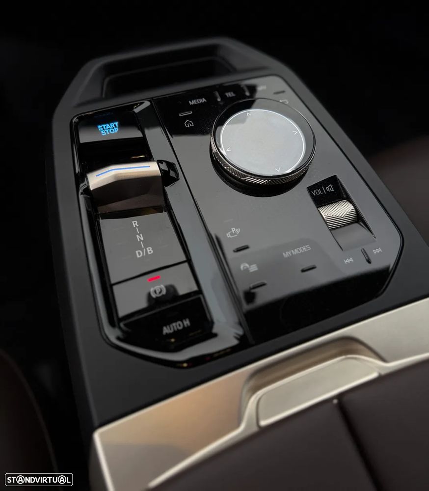 BMW iX xDrive 40 Pack Desportivo - 8
