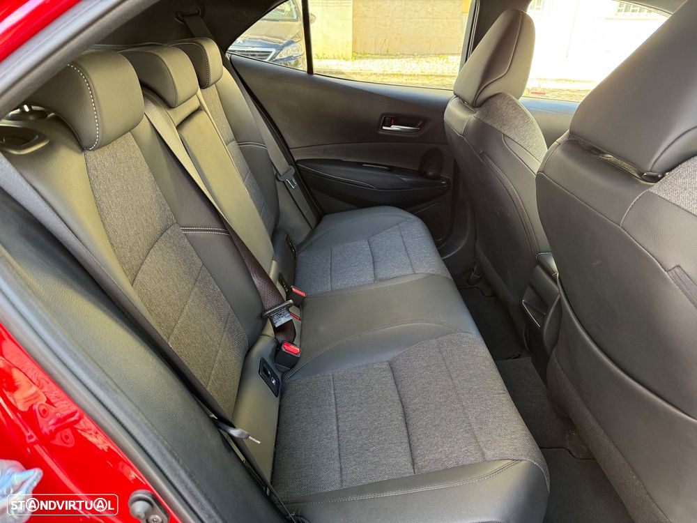 Toyota Corolla 1.8 Hybrid Square Collection - 33