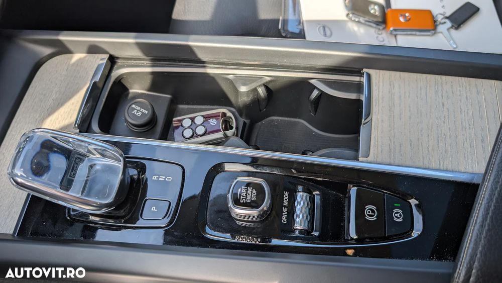 Volvo XC 60 B5 MHEV AT8 AWD Inscription - 29