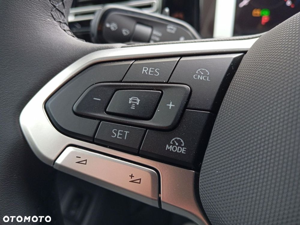 Volkswagen Tiguan - 25