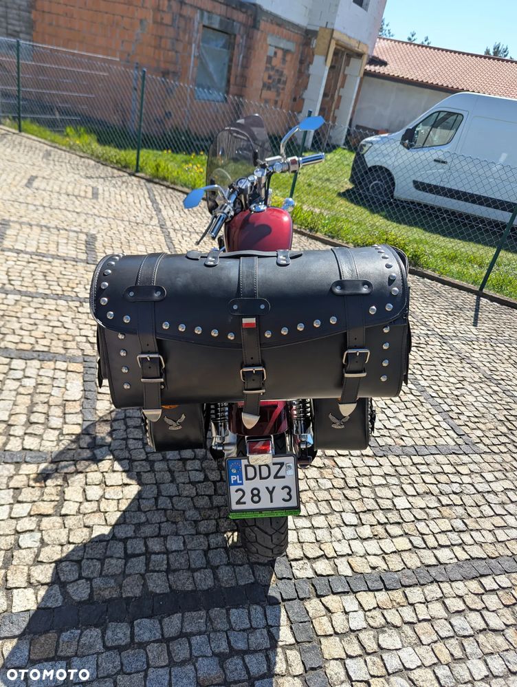 Suzuki Intruder - 14