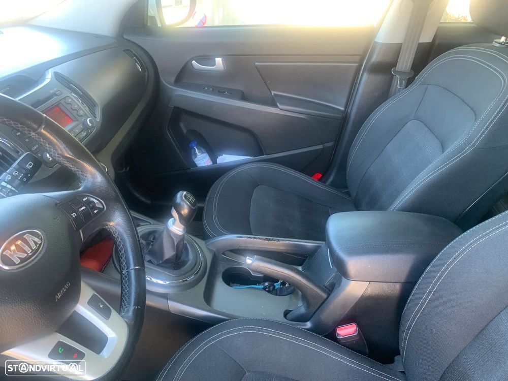 Kia Sportage 1.7 CRDi ISG More Edition - 17
