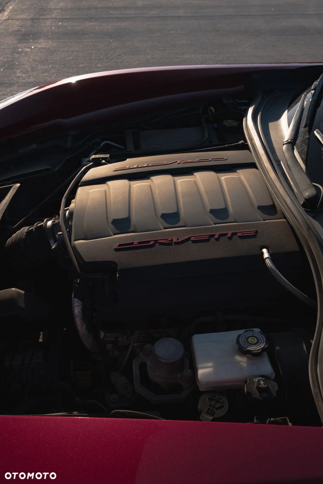 Chevrolet Corvette - 22
