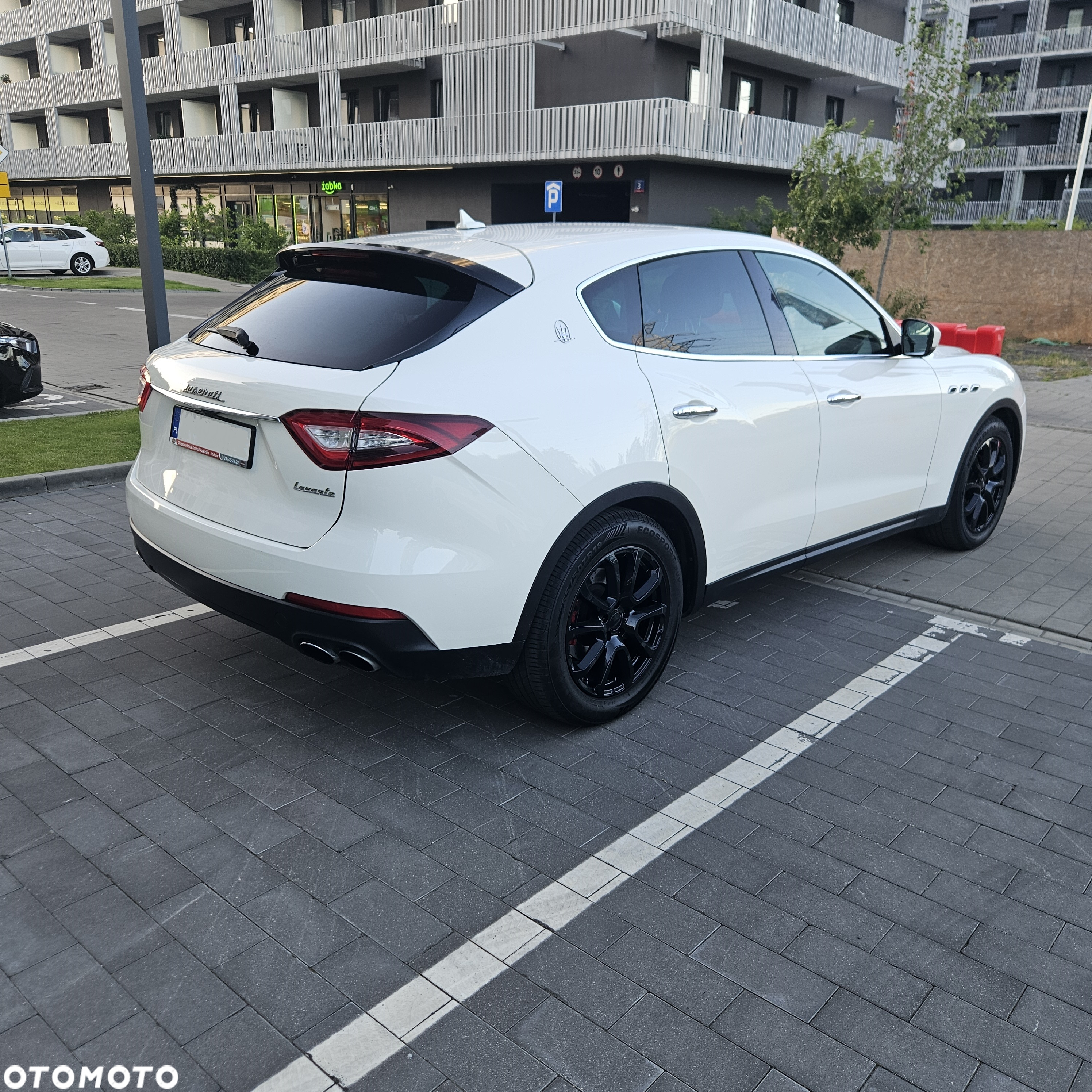 Maserati Levante Q4 Executive - 5