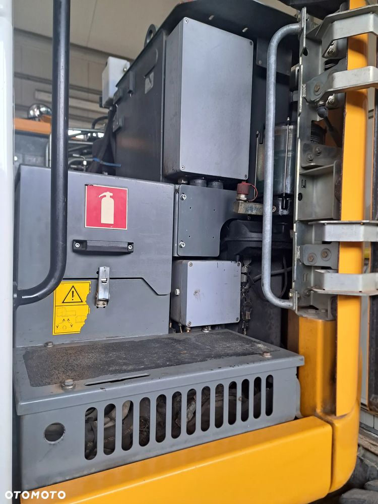 Liebherr 910 Compact - 10
