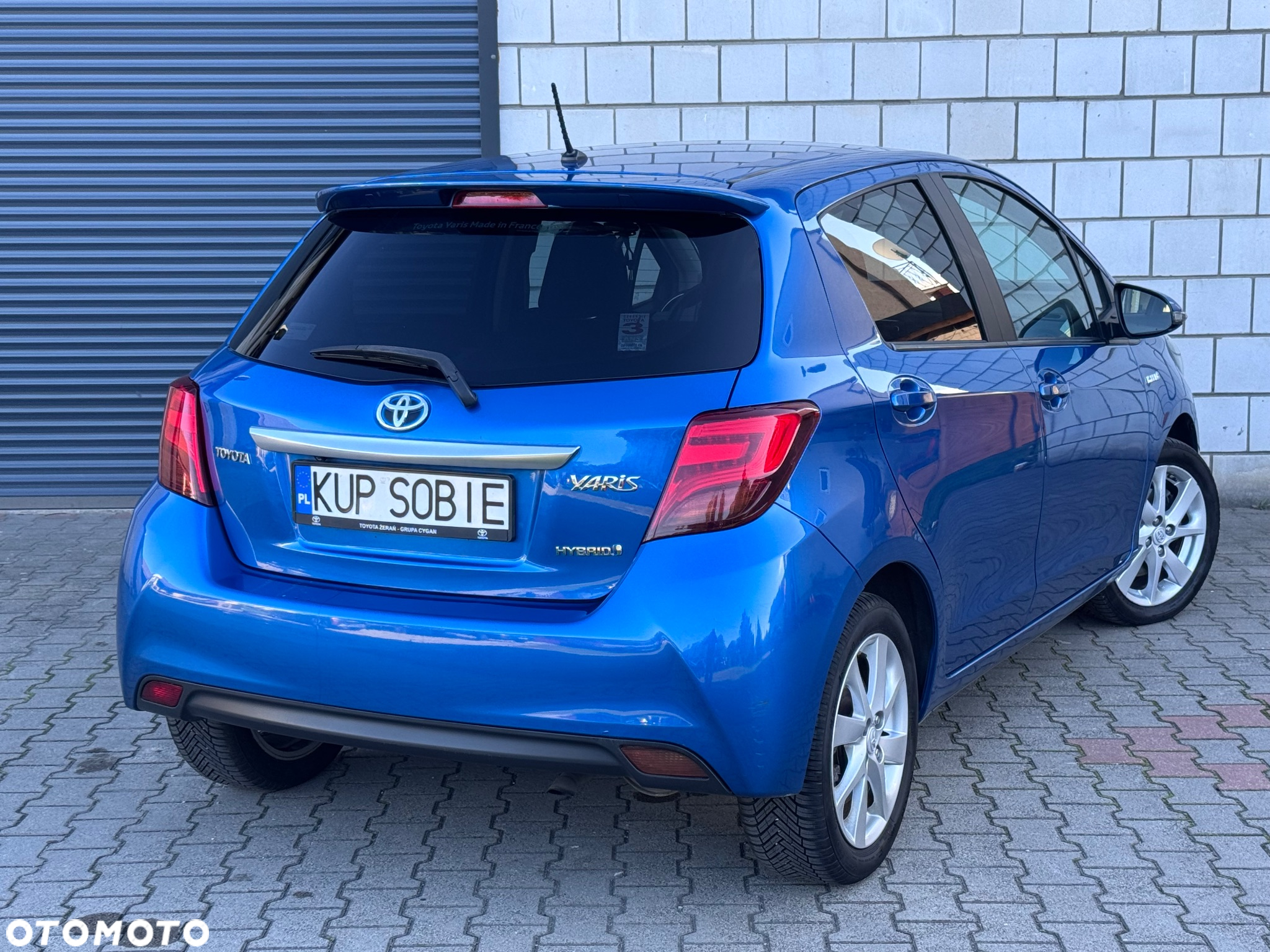 Toyota Yaris Hybrid 100 Premium - 12