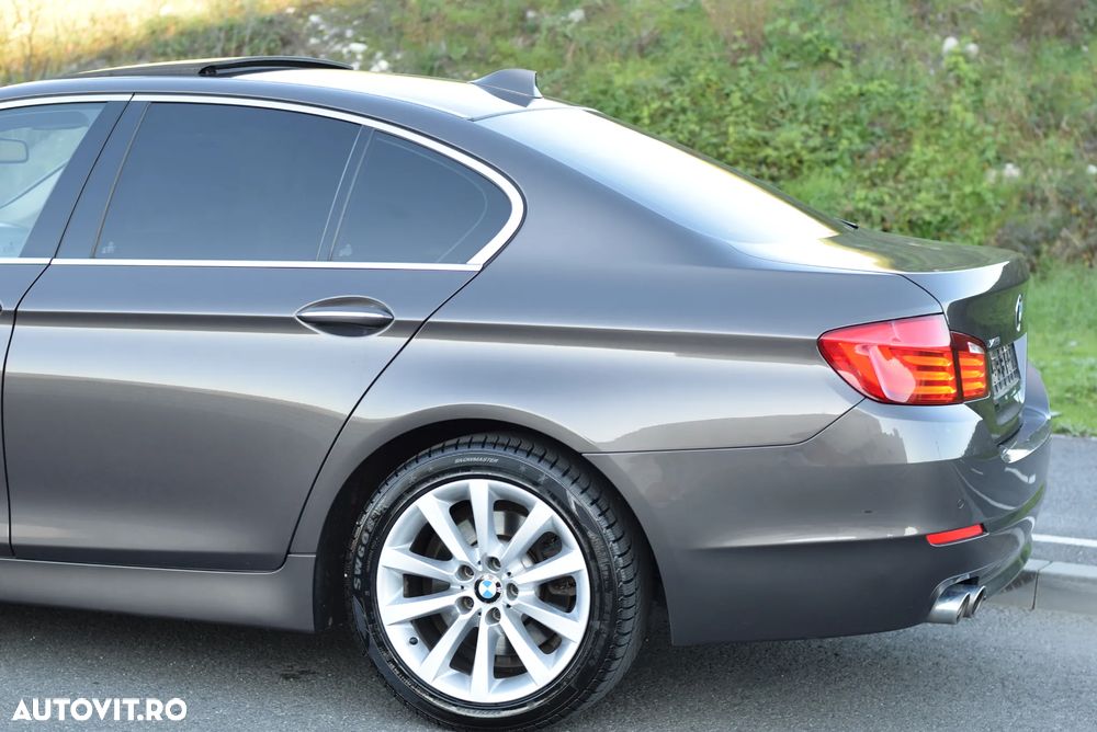 BMW Seria 5 525d xDrive Aut. - 32