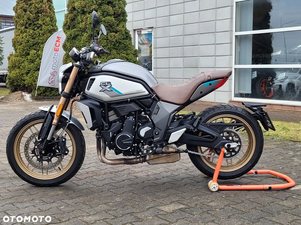 CFMoto 700CL-X Heritage - 11