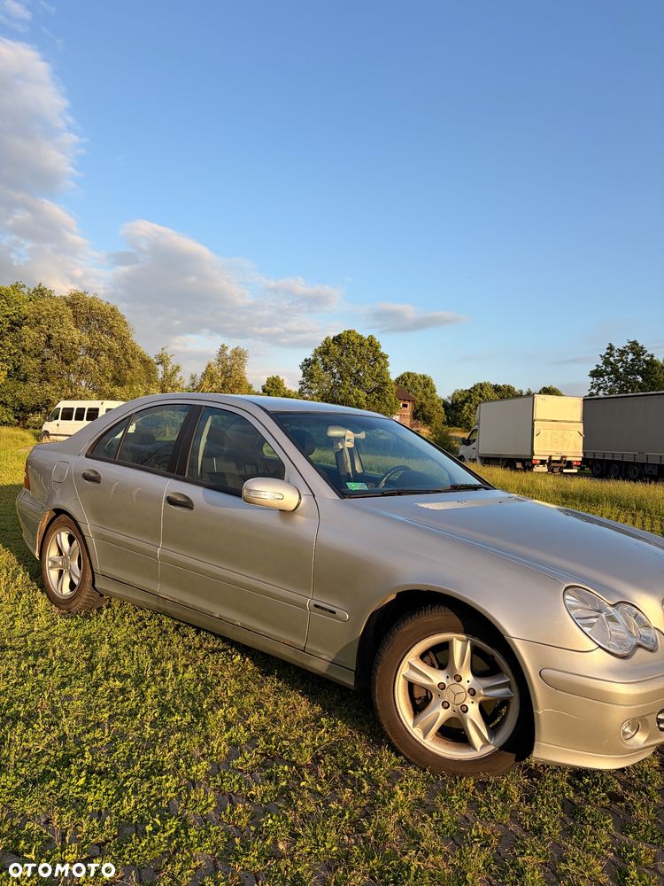 Mercedes-Benz Klasa C 200 CDI Classic - 3