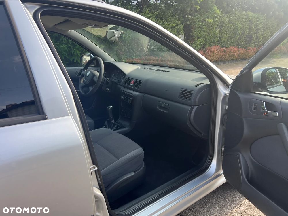 Skoda Octavia 1.6 Combi Classic - 14