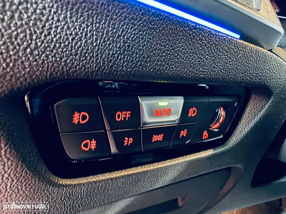 BMW 318 d Touring Line Sport Auto - 28