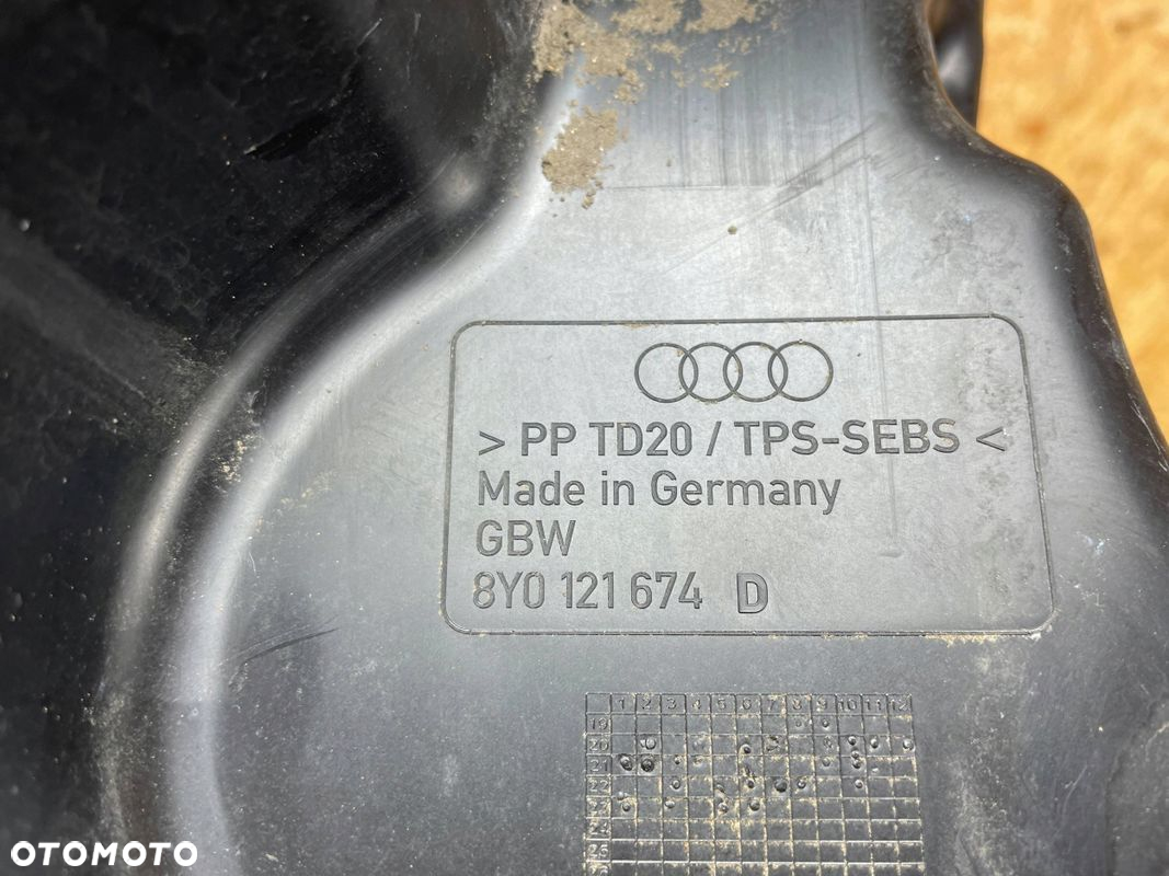 WLOT KIEROWNICA POWIETRZA PRAWA DODATKOWEJ CHŁODNICY AUDI A3 8Y 8Y0121674D - 8