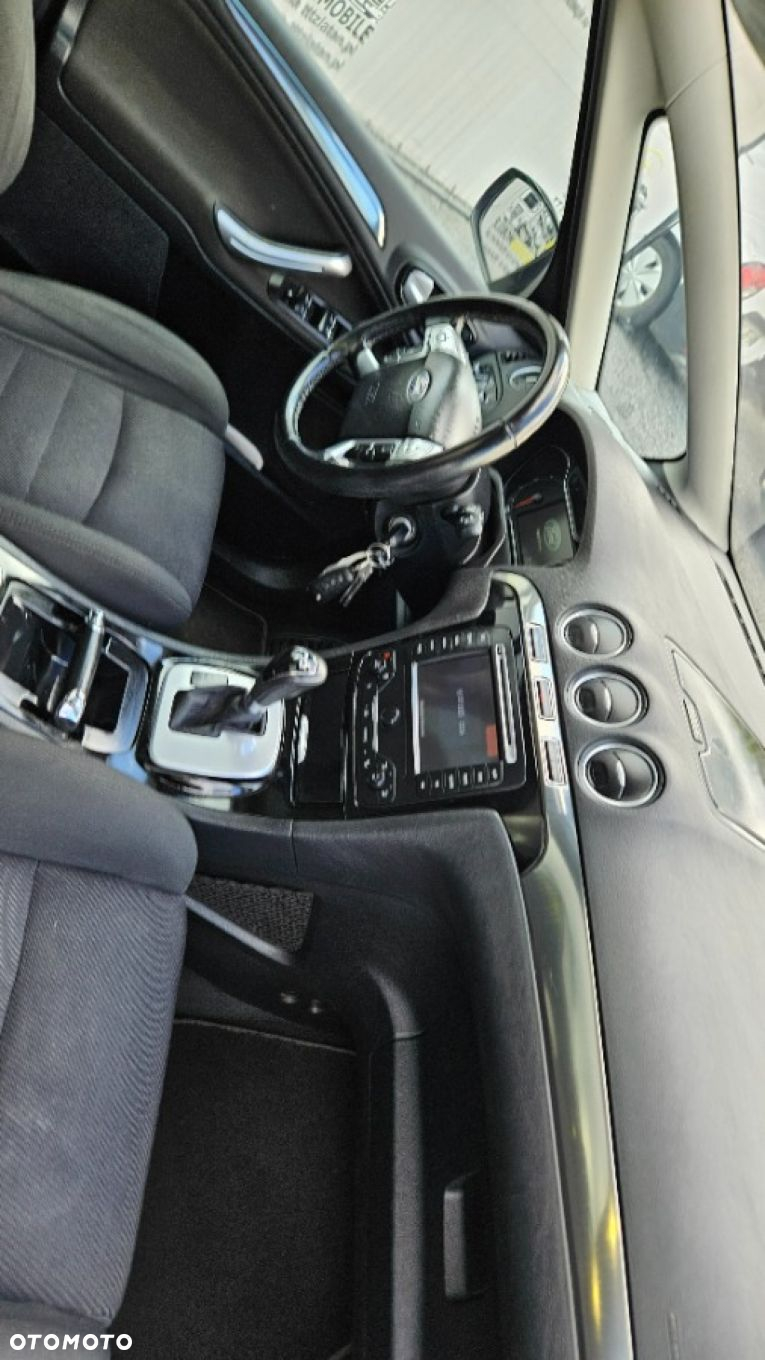 Ford S-Max - 17