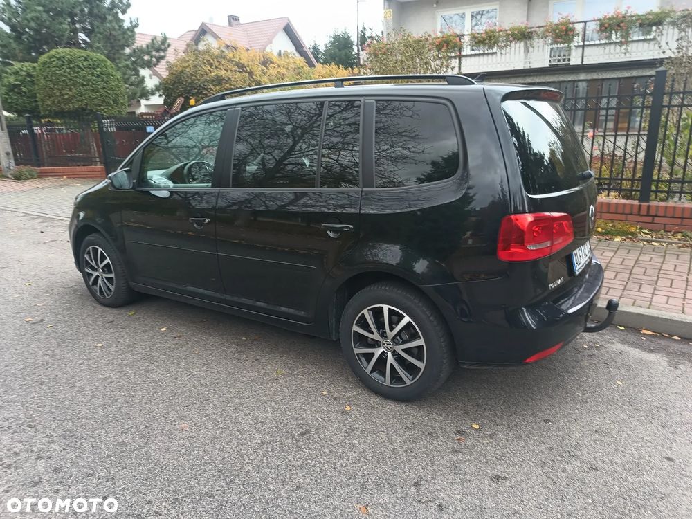 Volkswagen Touran - 8