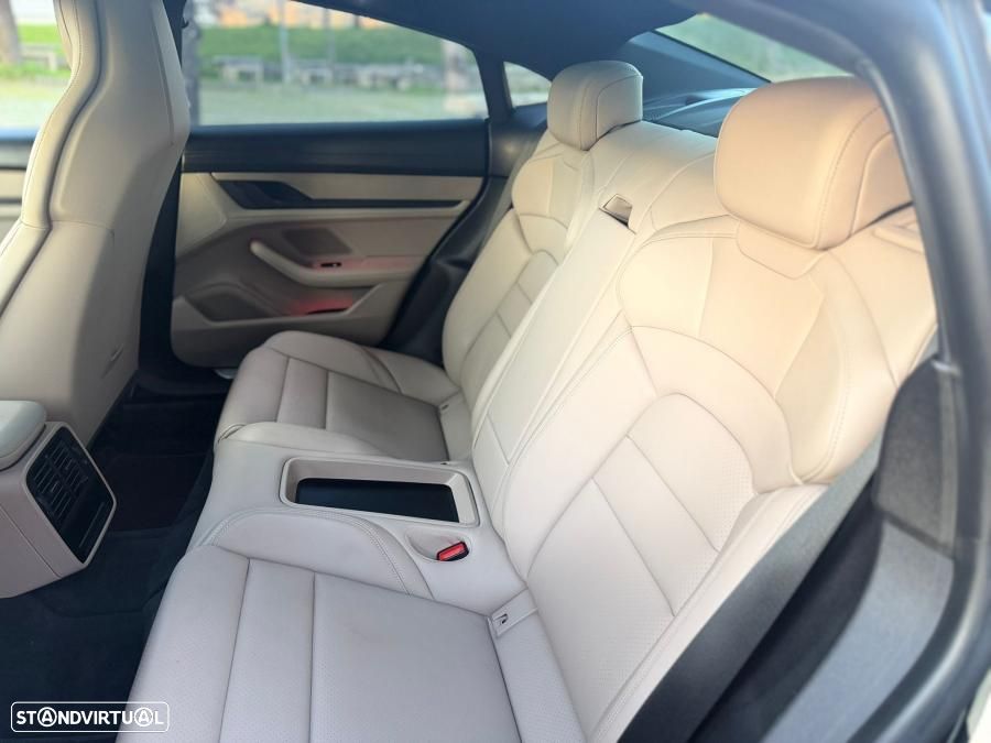 Porsche Taycan 4S - 22