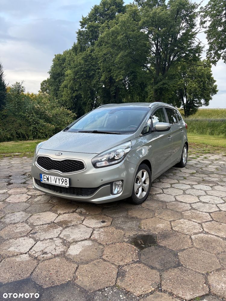 Kia Carens - 1