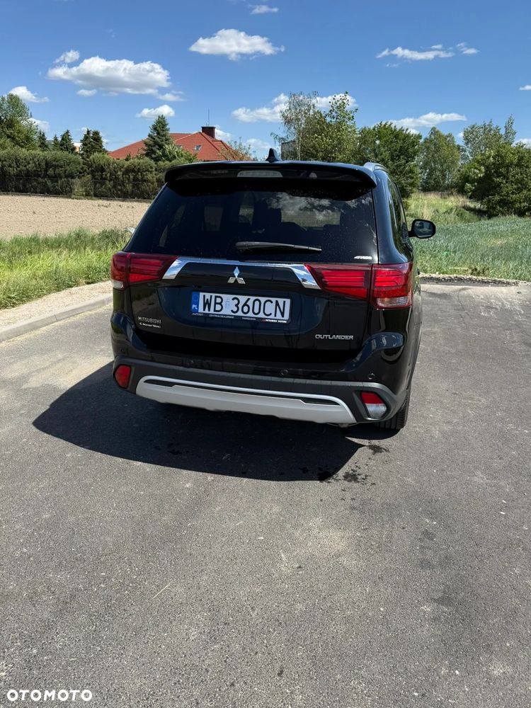 Mitsubishi Outlander 2.0 Instyle + 4WD CVT - 6