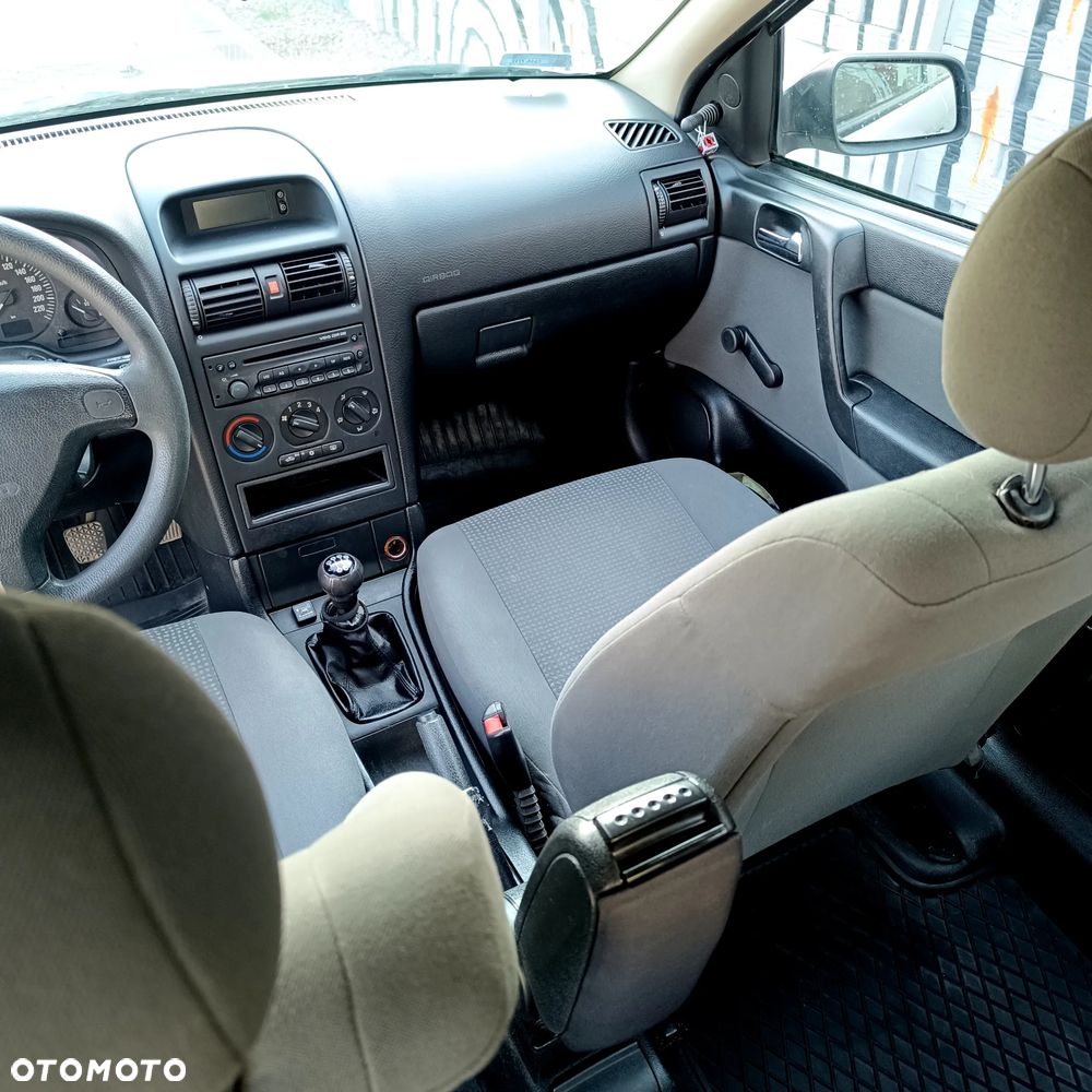 Opel Astra 1.4 - 8