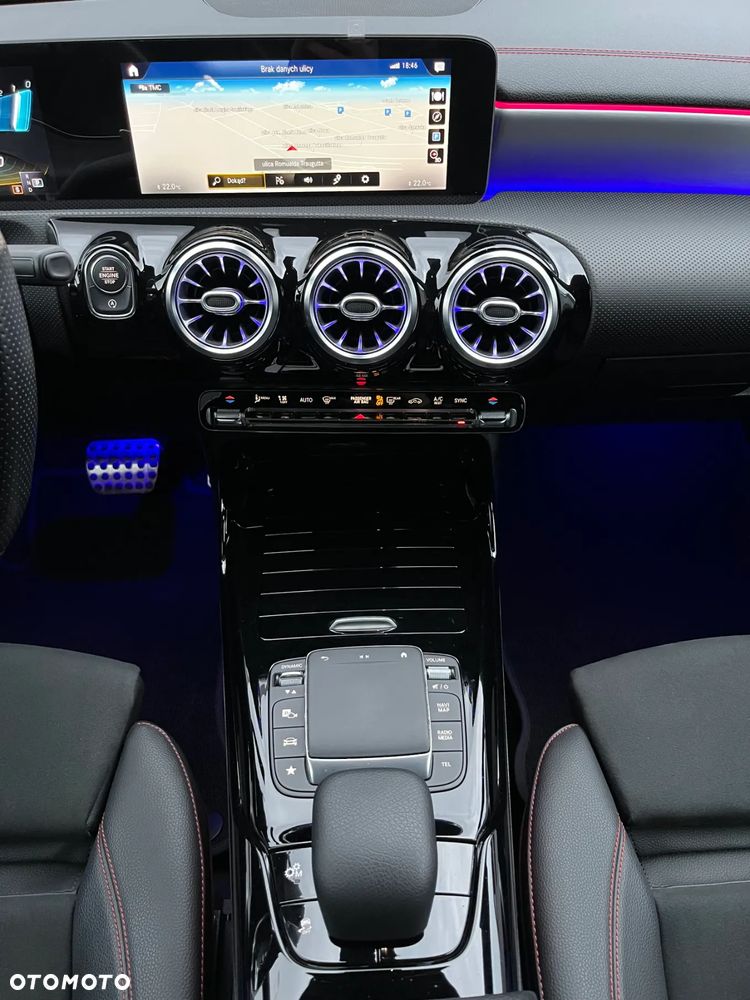 Mercedes-Benz CLA AMG 35 4-Matic 7G-DCT - 32