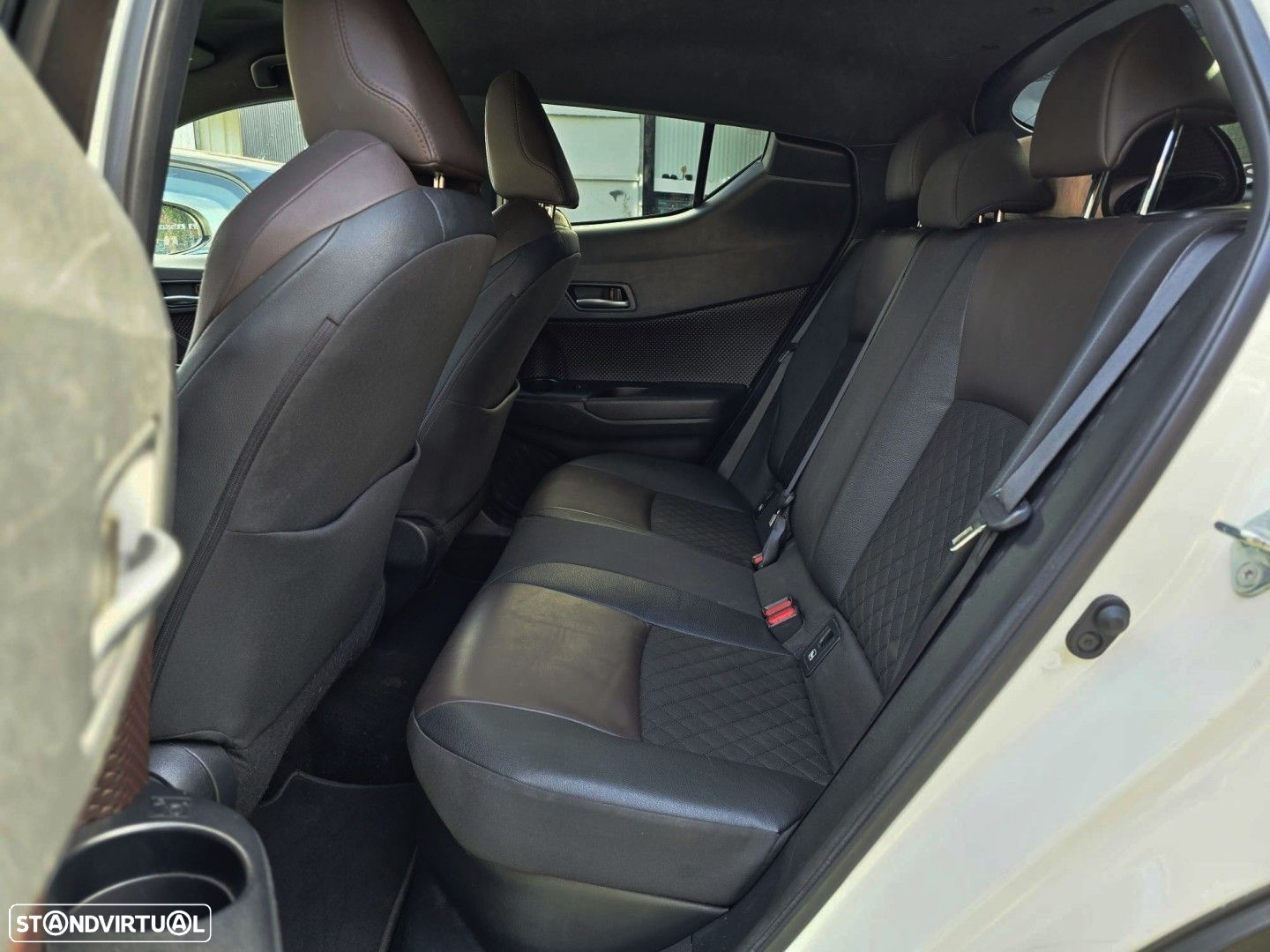 Toyota C-HR 1.8 HSD Exclusive+P.Luxury - 24