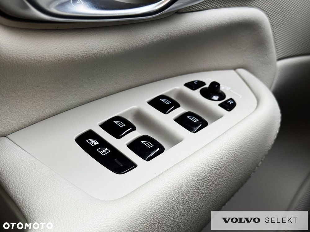 Volvo XC 90 - 40