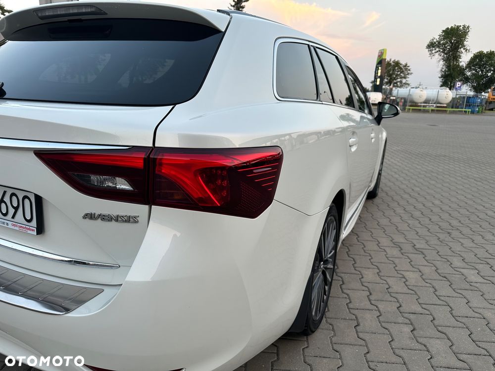 Toyota Avensis Touring Sports 1.8 Comfort - 9