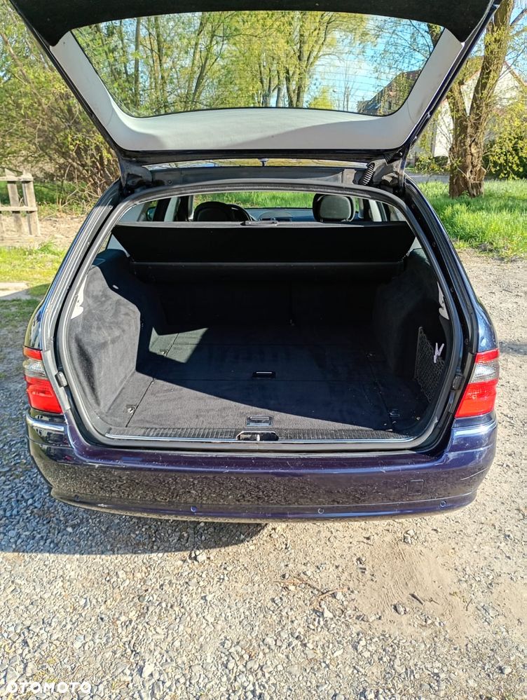 Mercedes-Benz Klasa E 200 Kompressor Classic - 26