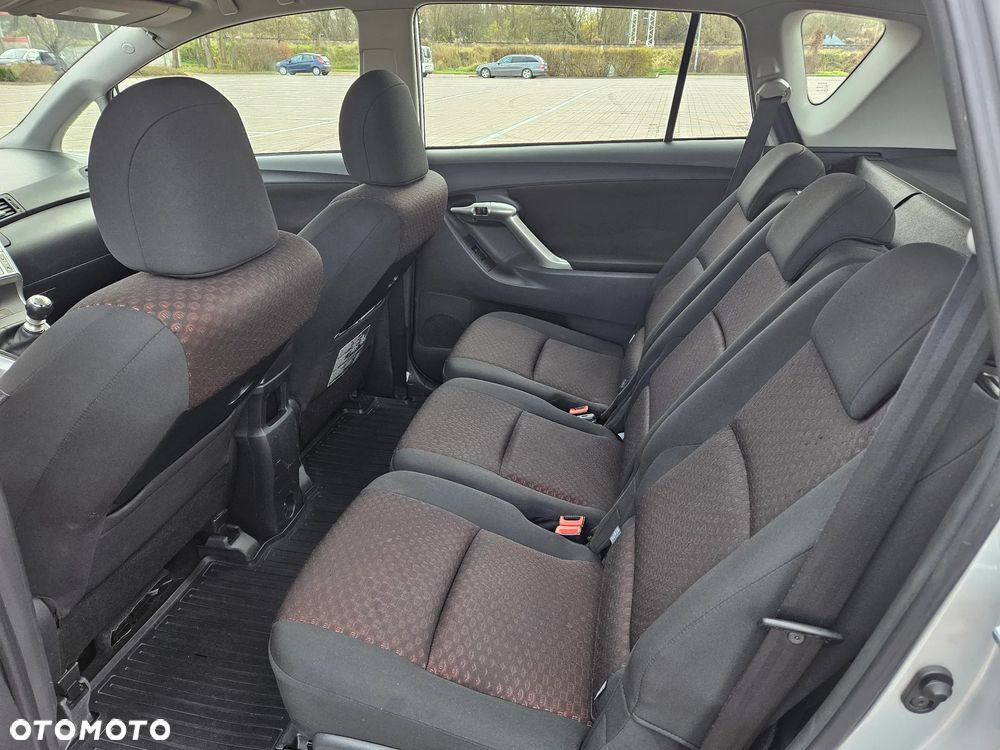 Toyota Verso 1.8 2010 7os - 13