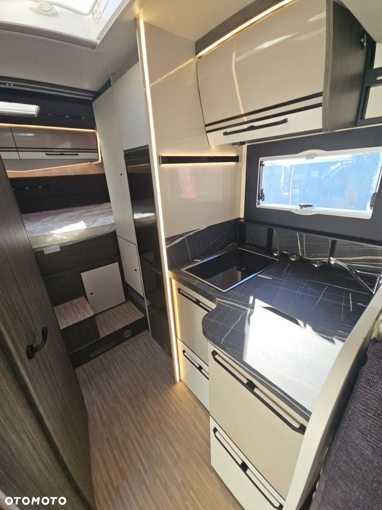 McLOUIS 860 - NOWY ZIMOWY 5 OSOB PÓŁINTEGRA 6,99M ZMM KAMPERY TRZCIANKA - 12