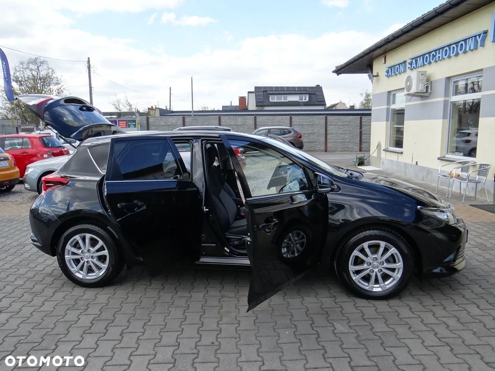 Toyota Auris 1.2 Turbo Team Deutschland - 13