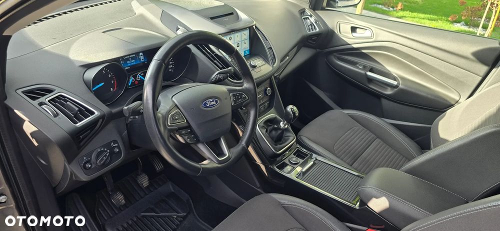Ford Kuga 1.5 EcoBoost 2x4 Titanium - 13