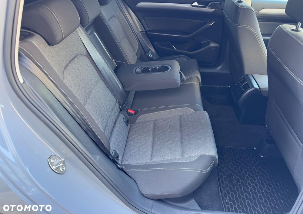 Volkswagen Passat Variant 2.0 TDI Business DSG - 33
