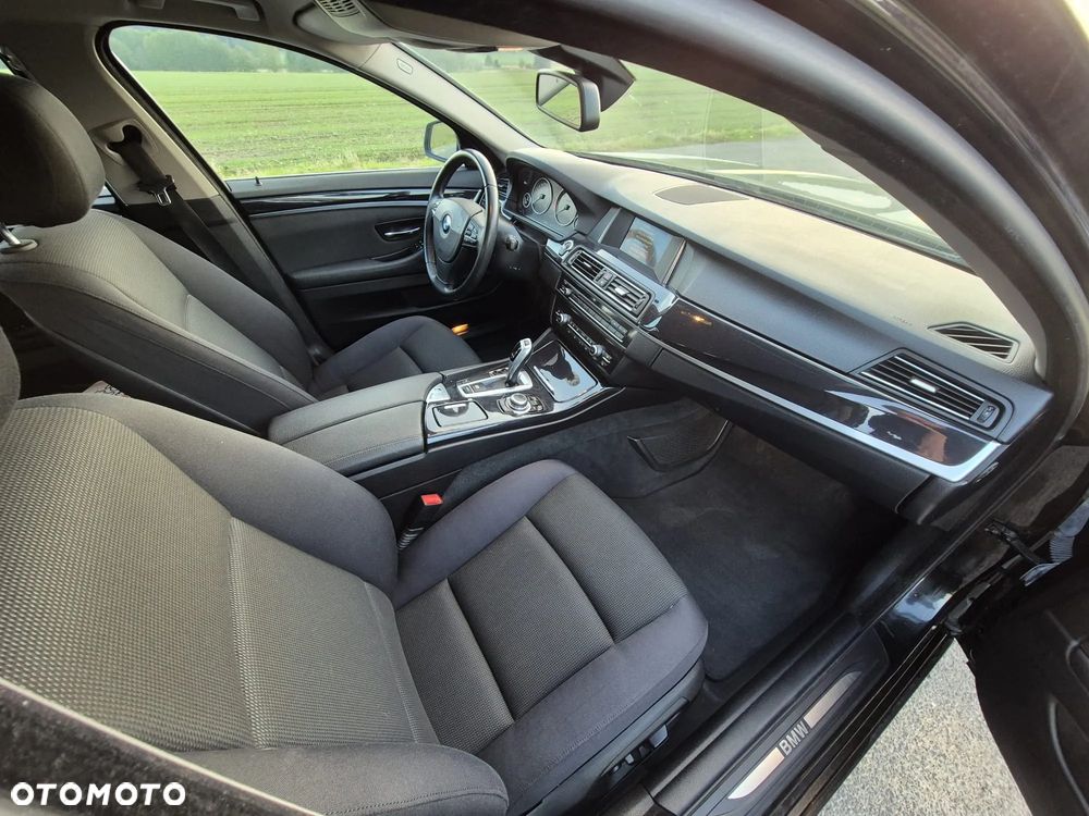 BMW Seria 5 518d - 16