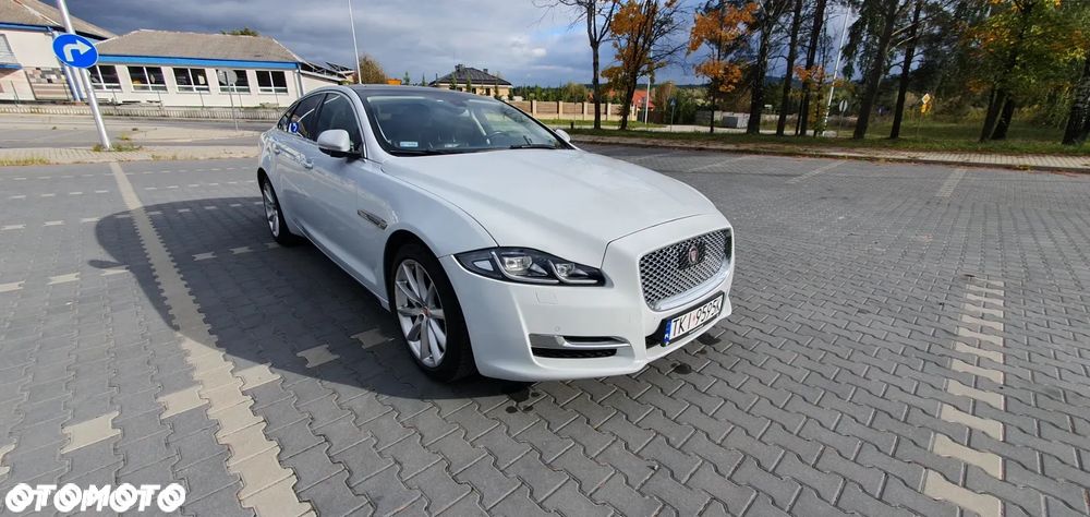 Jaguar XJ 3.0 D V6 LWB Portfolio - 1
