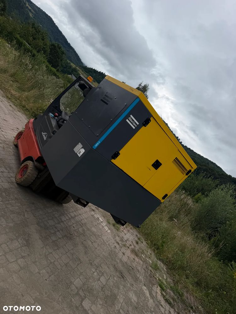 Atlas Copco QES 9 Agregat Prądotwórczy Generator prądu Wyciszony.  2018 rok. Silnik KUBOTA 3 cylindry. Agregat do pracy ciągłej. 2 x 400 VOLT oraz 230. Agregat w Bardzo ładnym stanie jak z Salonu. Sprowadzony z Norwegii. Agregat posiada bardzo dużo zabezpieczeń prądowych. Bezpieczna maszyna! Prądnica MECCALTE ECP3 1L4 najlepsza marka światowa! OKAZJA TANIO Profesjonalny przemysłowy sprzęt! Dokumenty inst. obsługi - 36