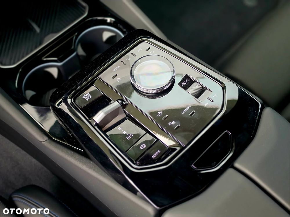 BMW Seria 5 530e xDrive PHEV - 25