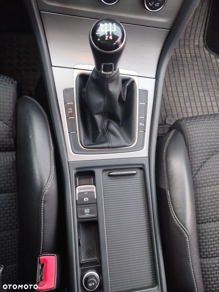 Volkswagen Golf - 21