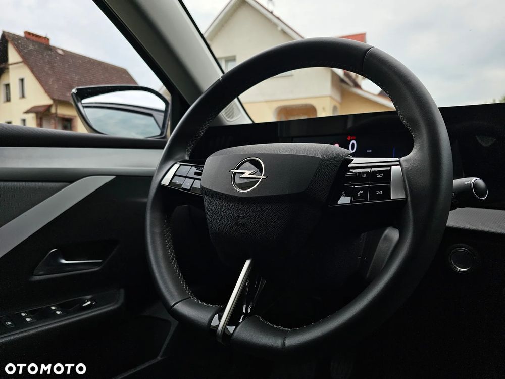 Opel Astra 1.2 T Edition S&S - 10
