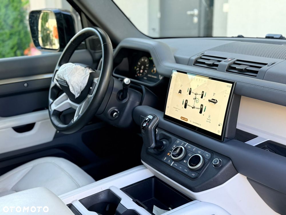 Land Rover Defender 3.0 D300 mHEV X-Dynamic HSE - 37