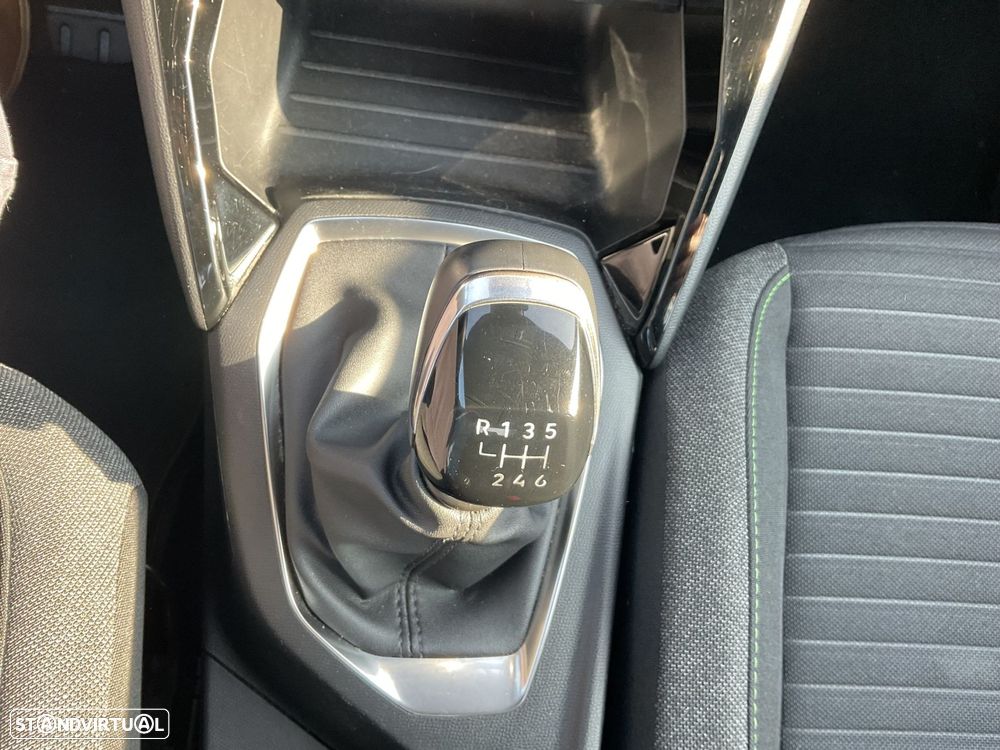 Peugeot 2008 1.2 PureTech Active Pack - 30