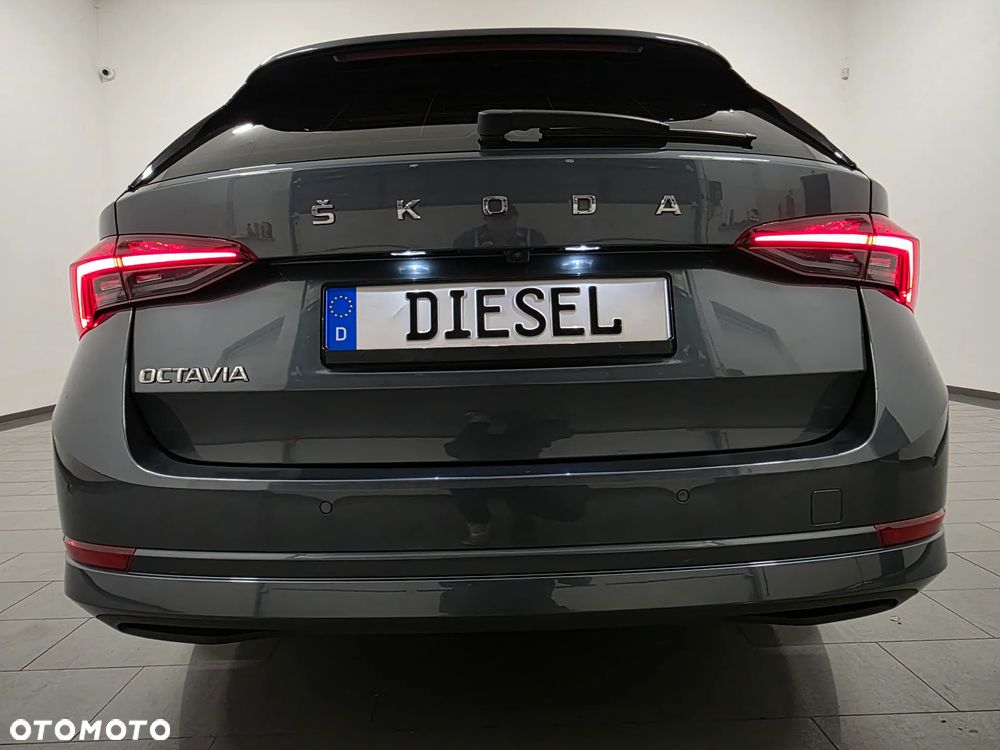 Skoda Octavia 2.0 TDI DSG Exclusive Plus - 38