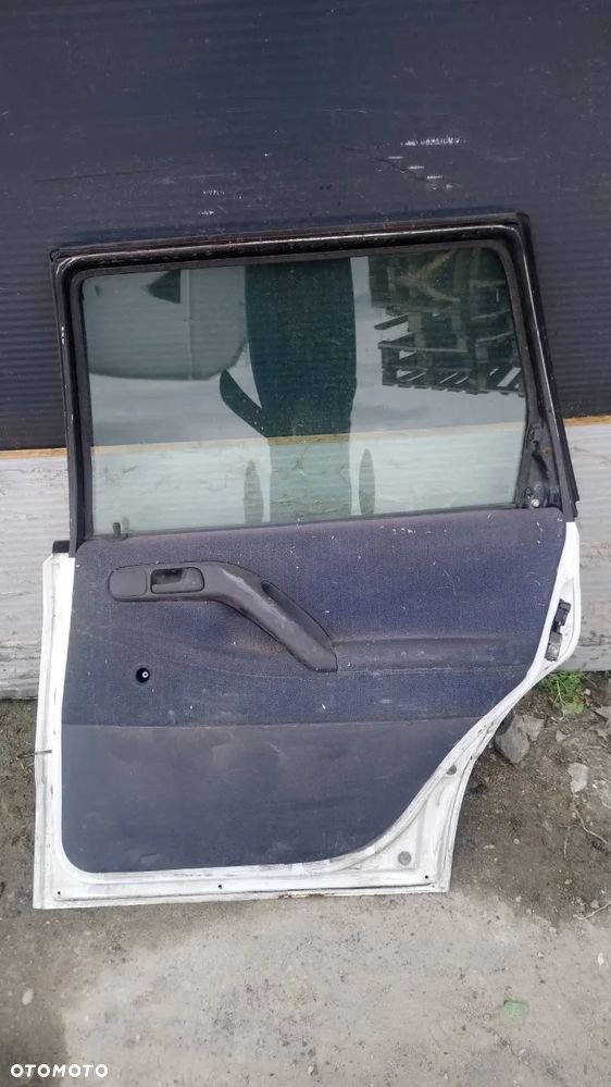 DRZWI PASSAT B4 PRAWY TYŁ - 2