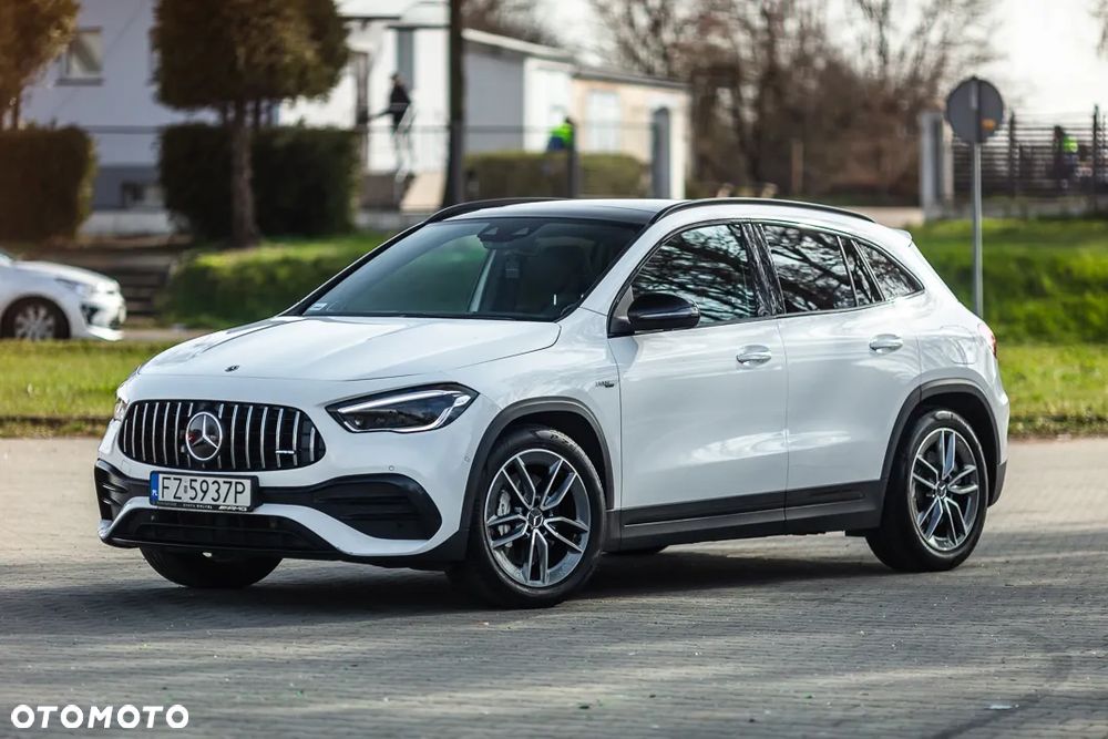 Mercedes-Benz GLA - 2