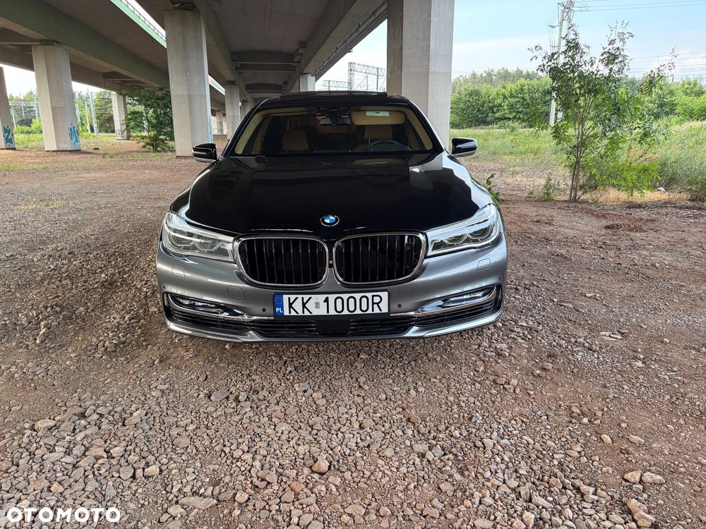 BMW Seria 7 750Li xDrive - 9