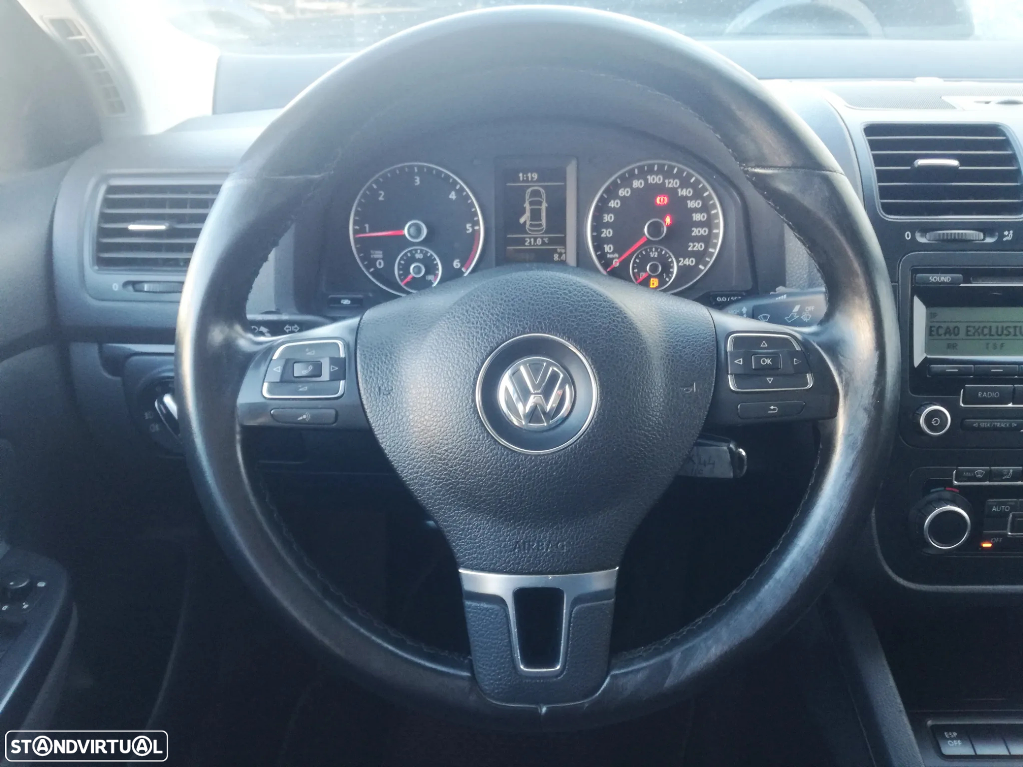 VW Jetta 1.6 TDi Confortline - 16